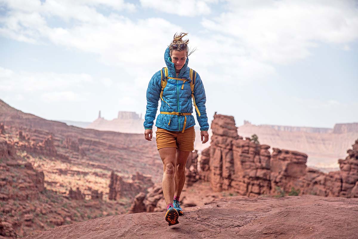 Hiking in Castle Valley (daypack with thin webbing hipbelt)