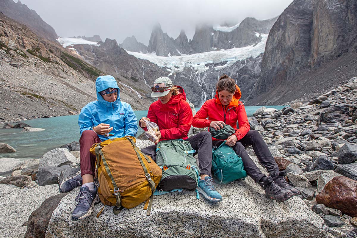 Dayhiking in women's hiking shoes