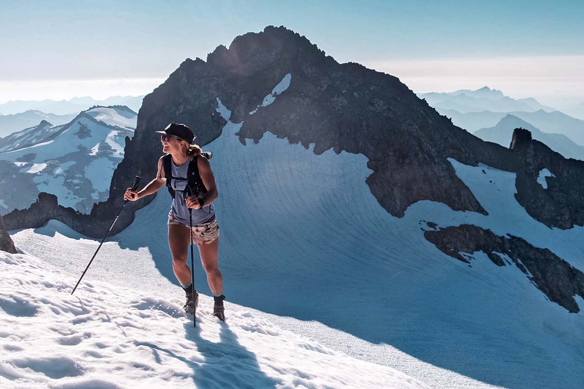 Hiking in the Oiselle Roga Toolbelt shorts