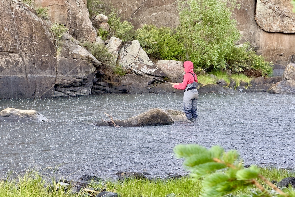 Fly fishing in the Rab Cinder