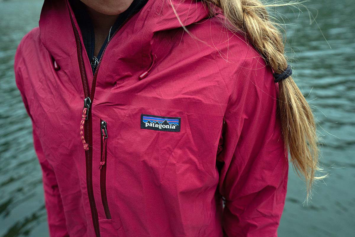 BaojunHT Womens Hooded Rain Jacket Lightweight Outdoor Waterproof Raincoat Zip Pocket Windbreaker Windproof All-Weather Overcoats for Hiking Plus Size 
