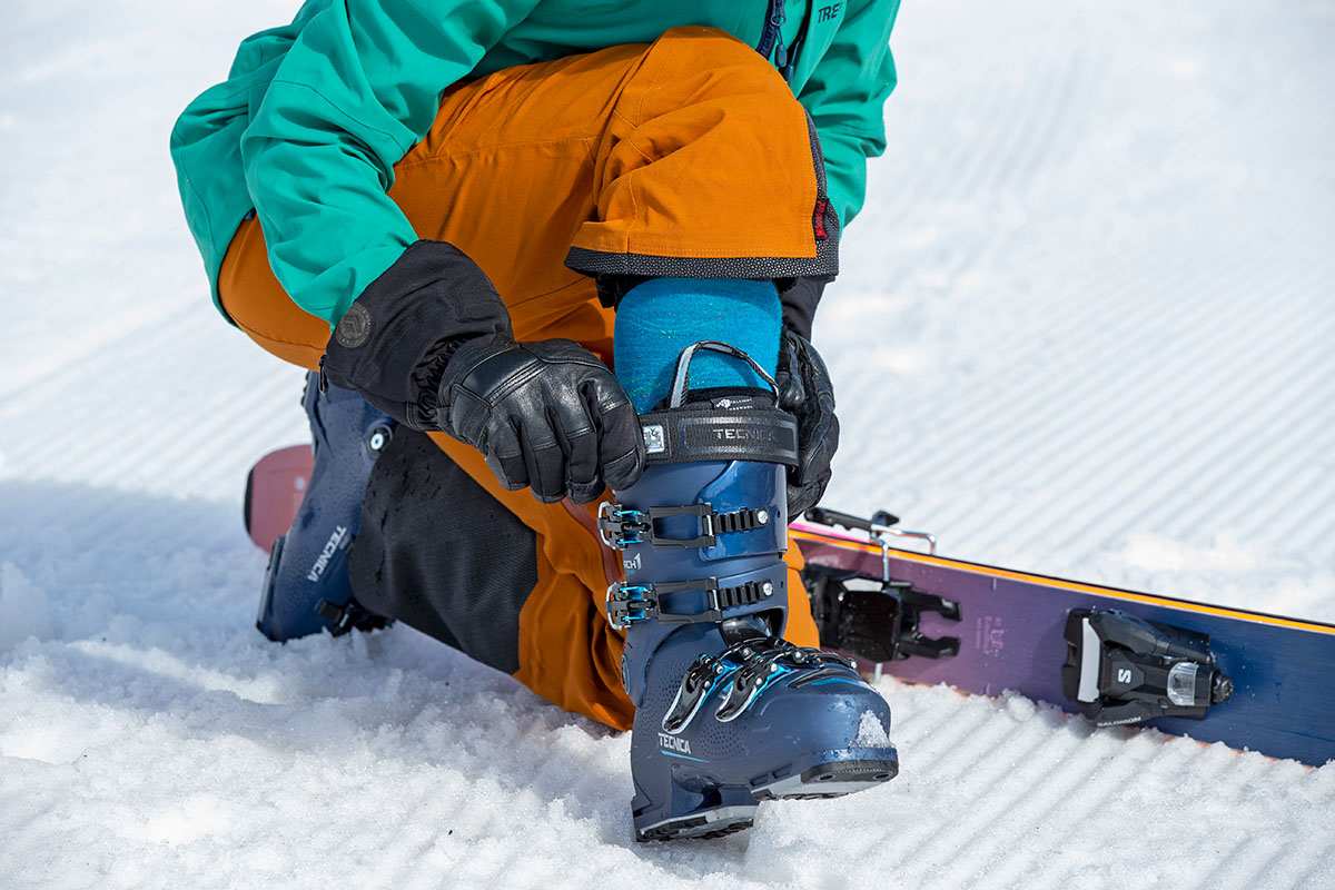 Women's ski boots (adjusting Technica Mach1 LV)