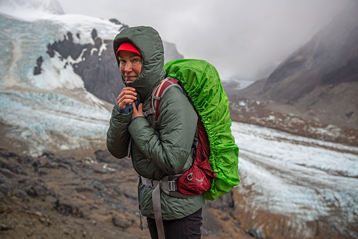 Women's synthetic jacket (backpacking in Patagonia Micro Puff Storm)