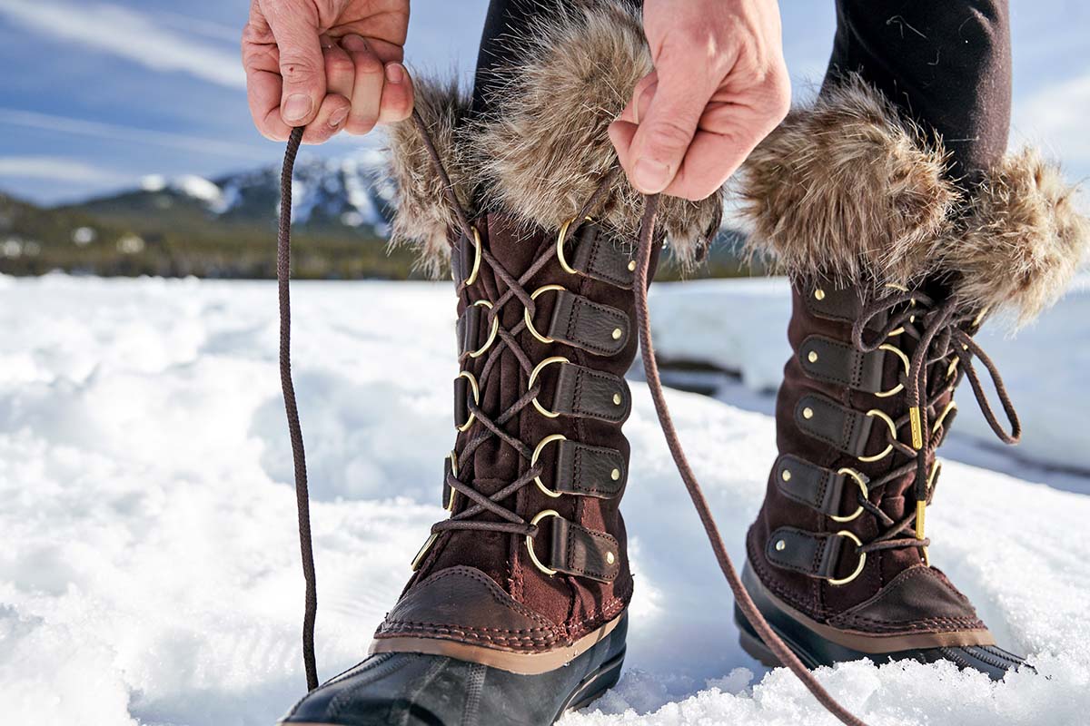 Lacing up the Sorel Joan of Arctic (women's winter boot)