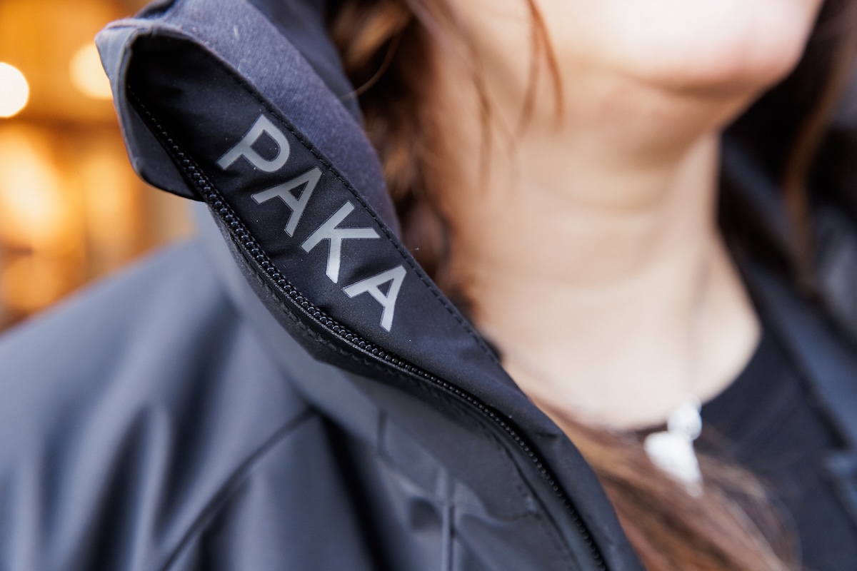 Paka logo on collar