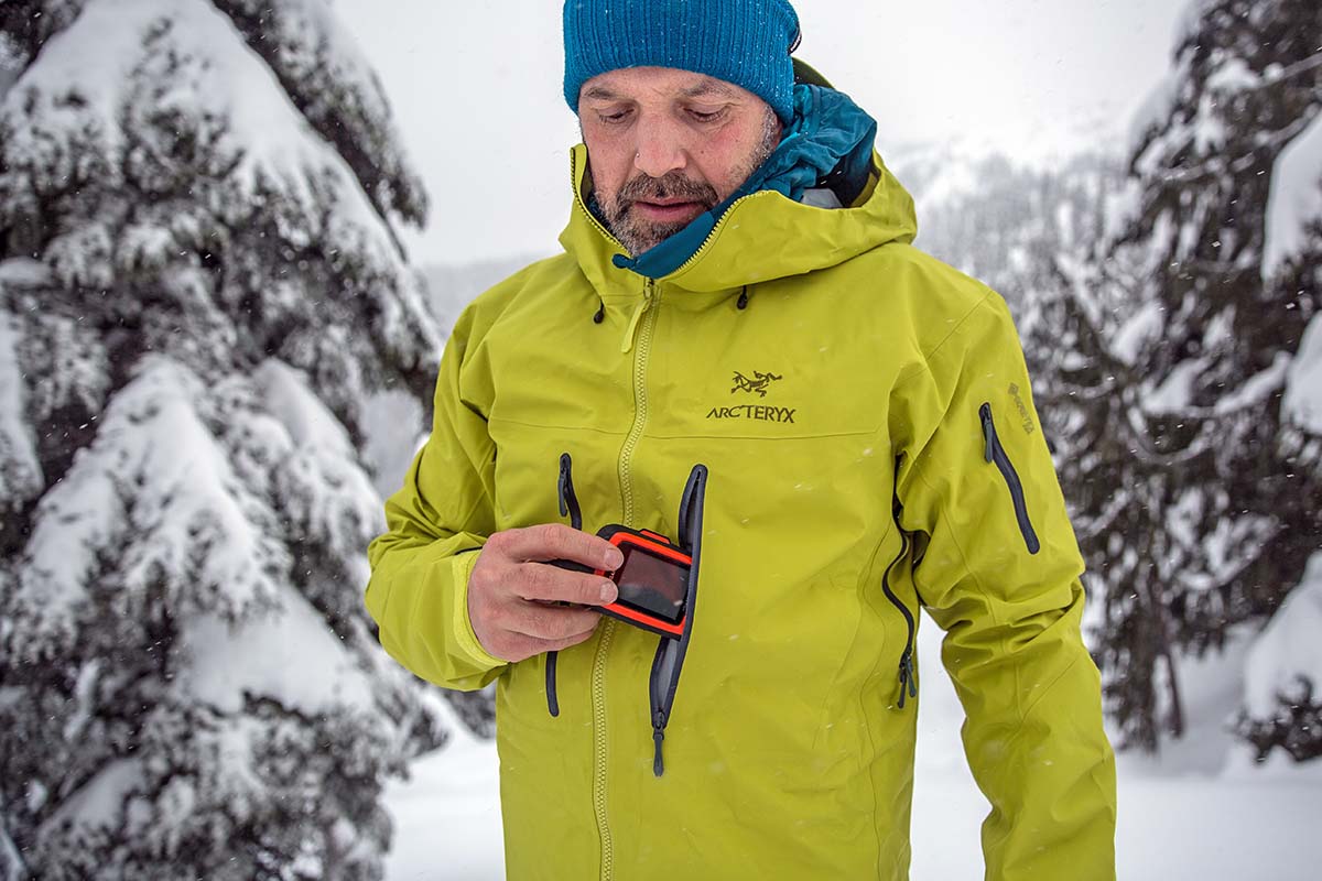 Putting Garmin inReach Explorer Plus into jacket poclet