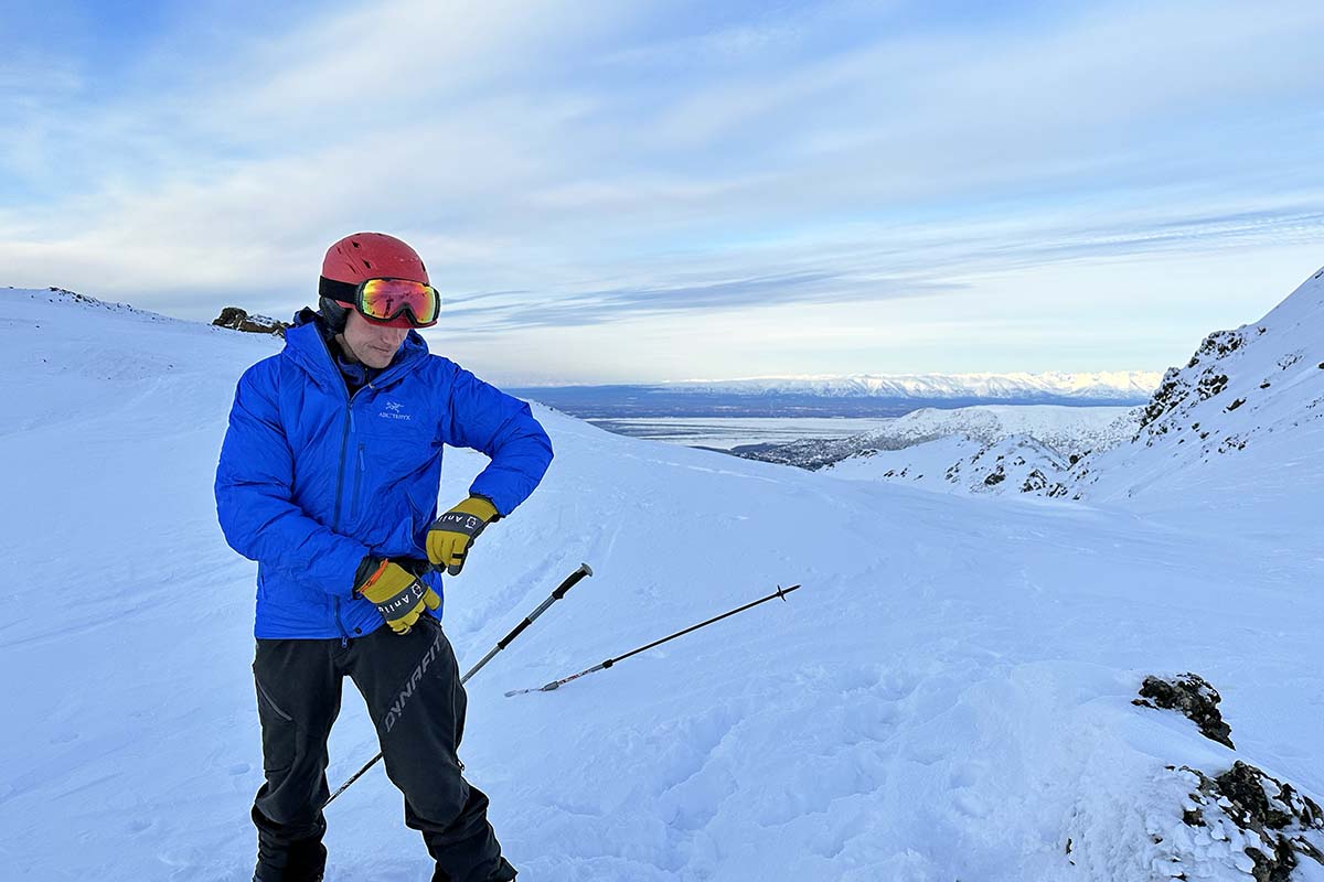 Opening hand pocket while skiing (Arc'terx Alpha Lightweight Parka)