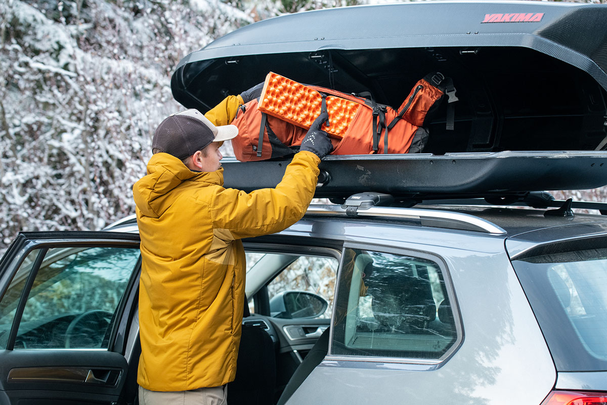 Arc'teryx Atom AR Hoody (loading roofbox)