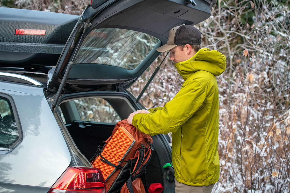 Arc'teryx Atom LT Hoody (organizing gear at car)