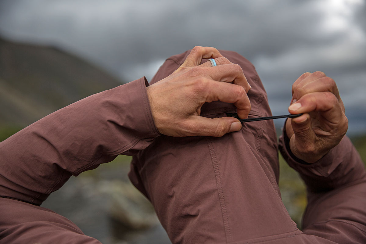 Arc'teryx Gamma SL Hoody (hood adjustment)