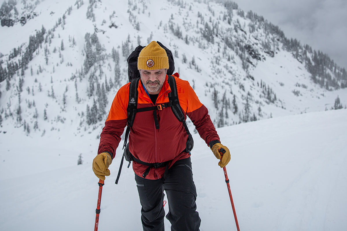 Arc'teryx Proton Hybrid Hoody (skinning in men's jacket)