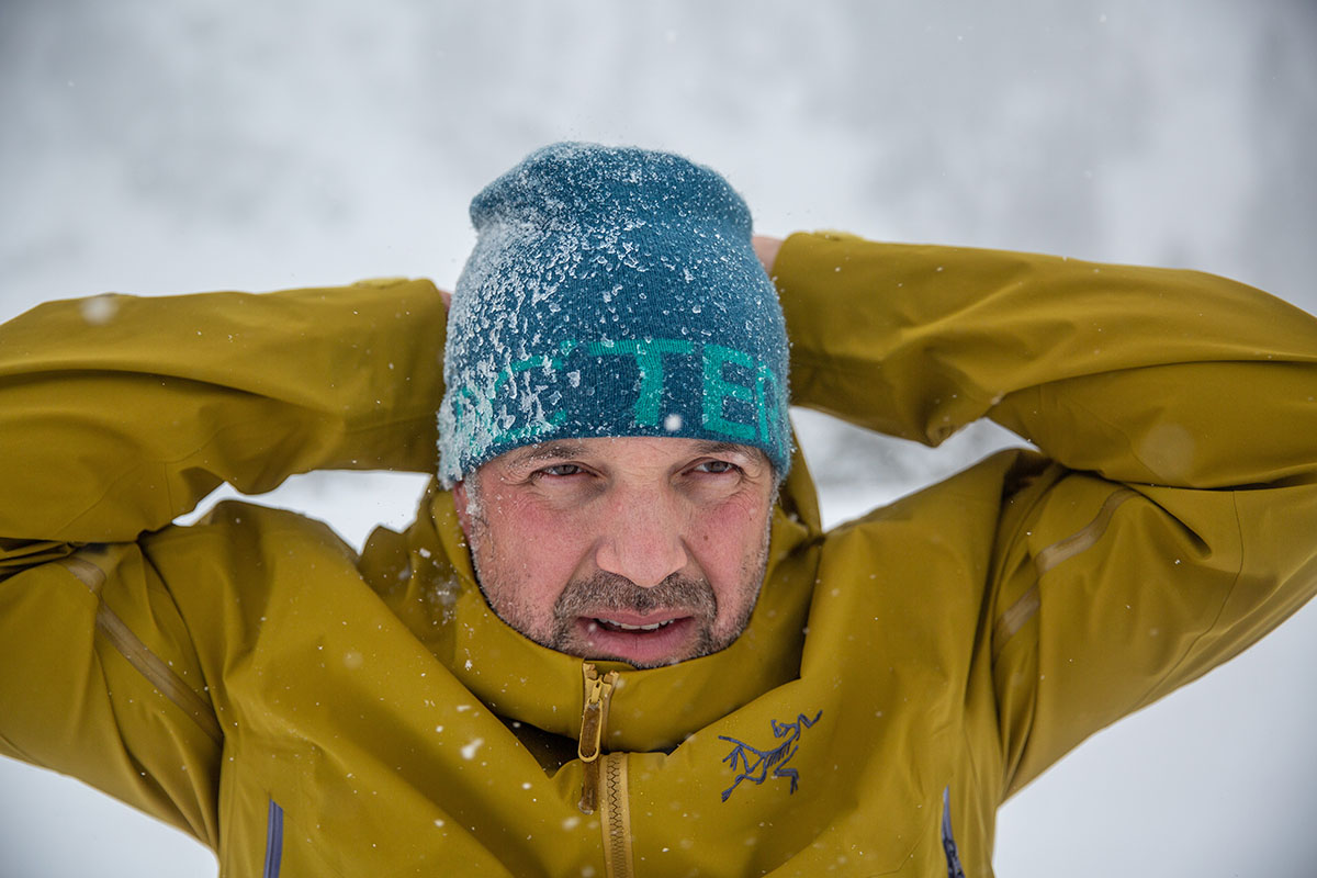 ​​Arc'teryx Sabre Jacket (putting hood on)