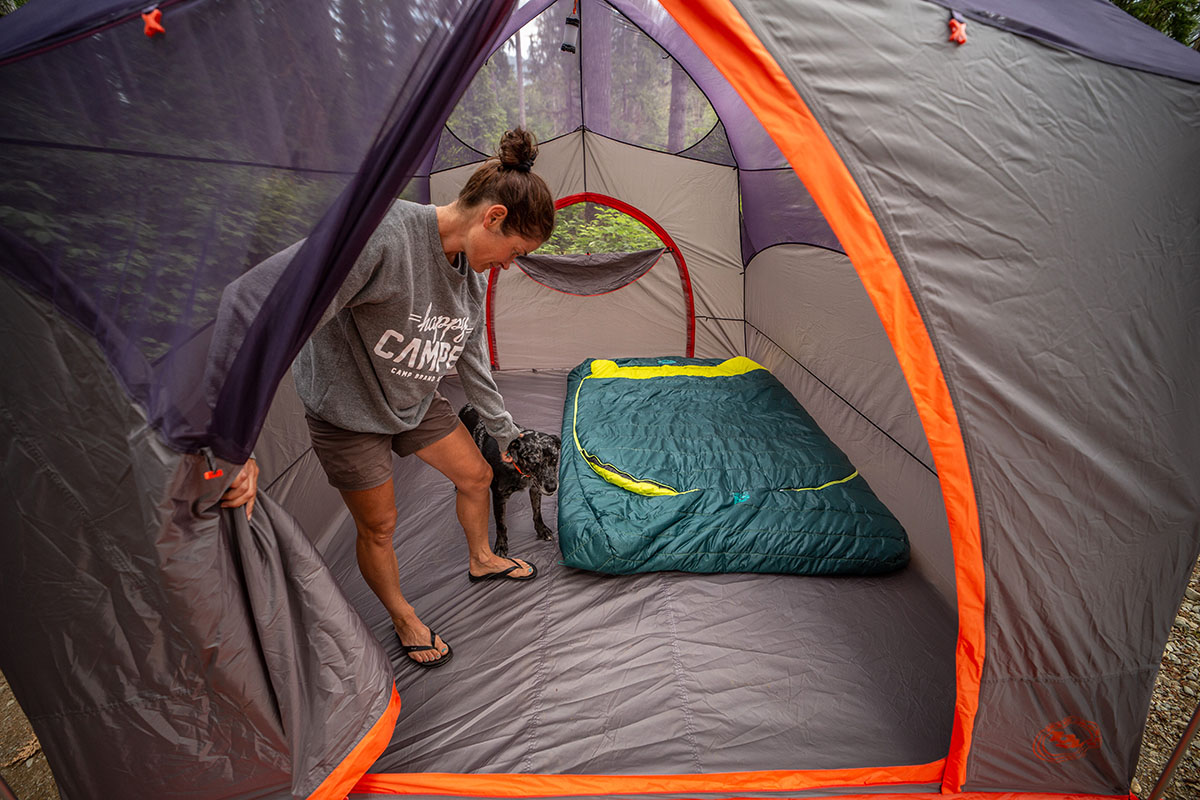 Big Agnes Big House 6 camping tent (inside tent)
