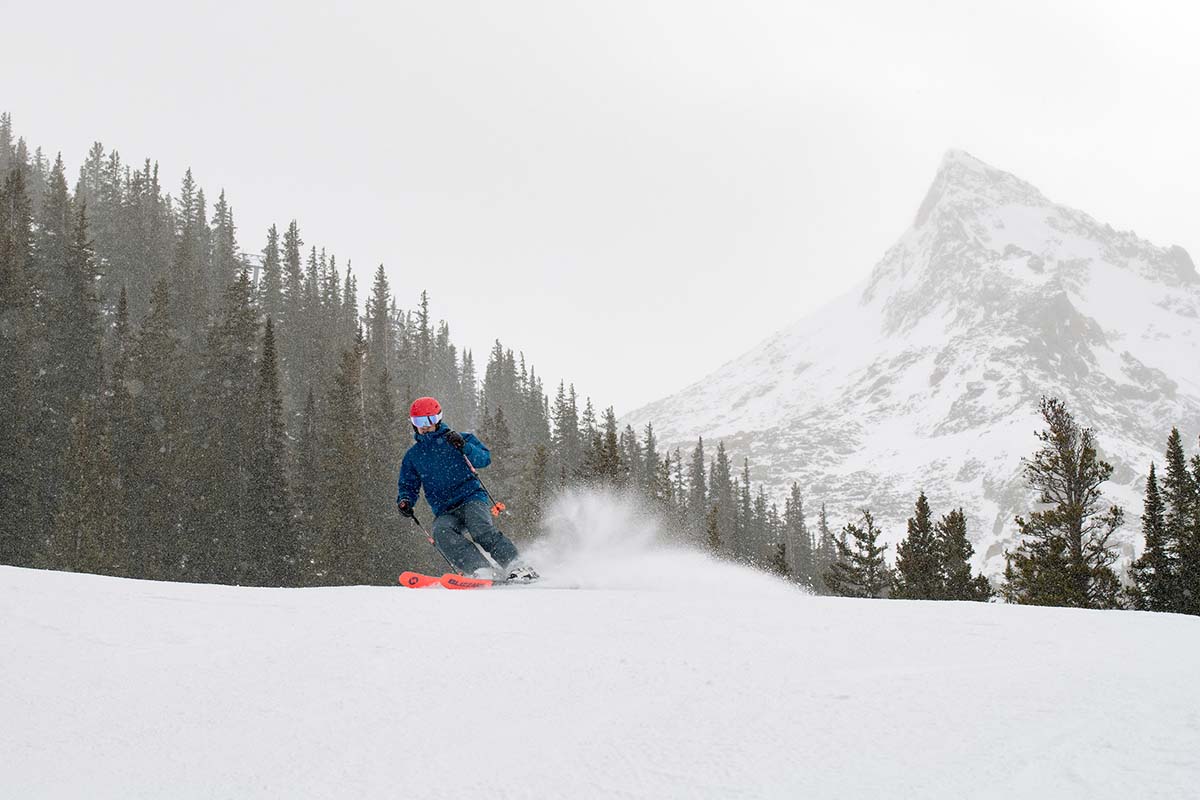 Blizzard Brahma 88 all-mountain ski (turning in front of mountain)