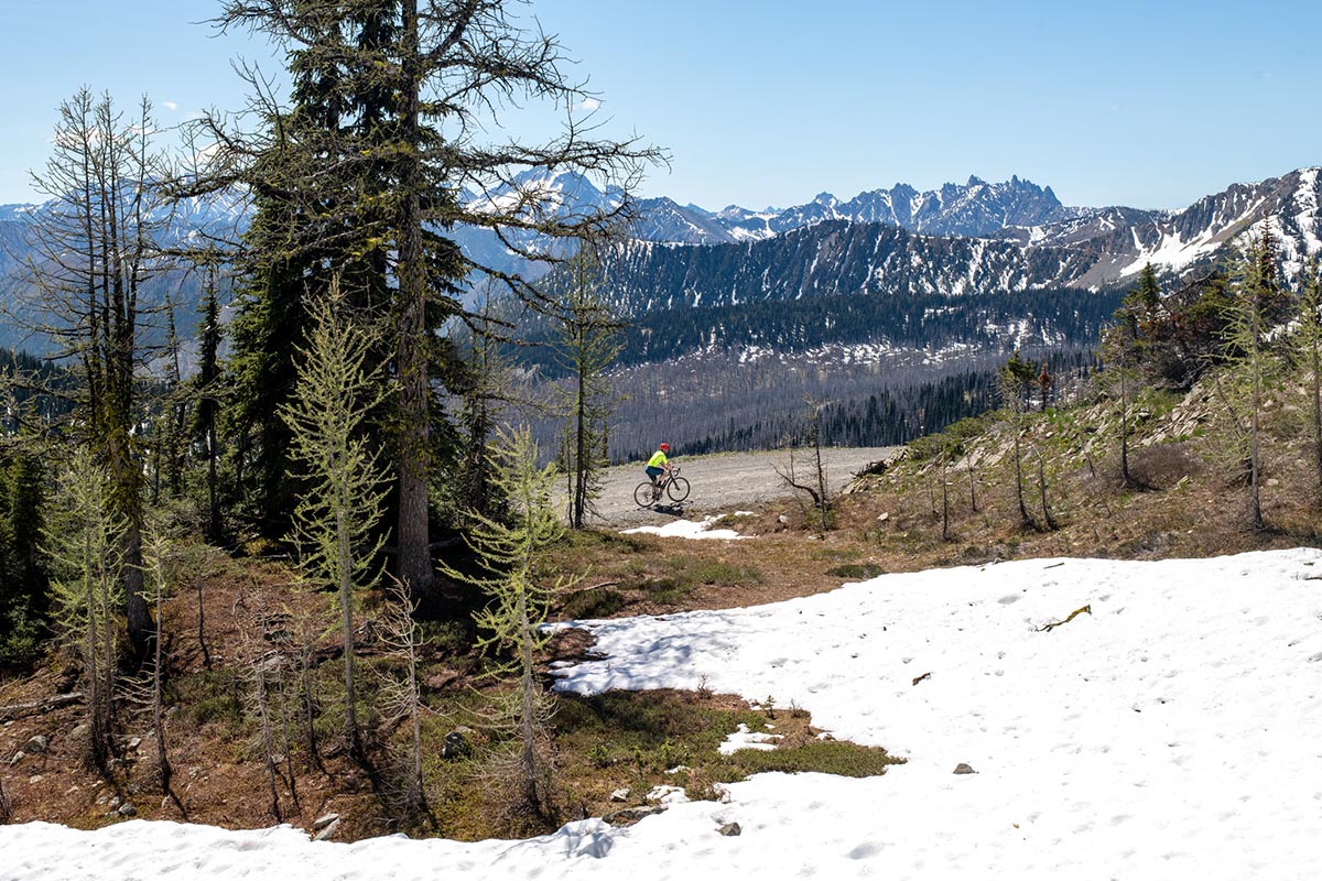 Cannondale Topstone 105 gravel bike (biking past snowy hillside)