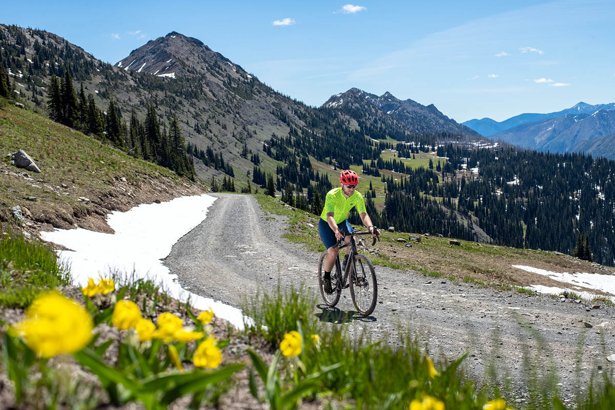 Cannondale Topstone 105 gravel bike (climbing steep road)