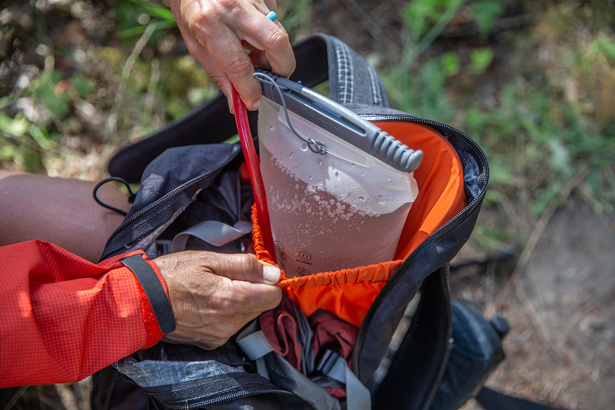 Hyperlite Mountain Gear Daybreak daypack (water bladder in laptop sleeve)