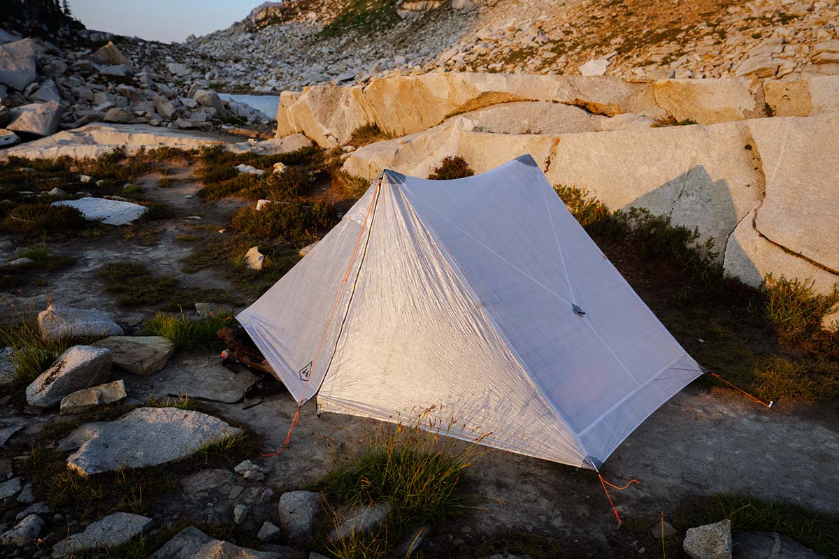 Hyperlite Mountain Gear Unbound 2P ultralight backpacking tent (door closed)