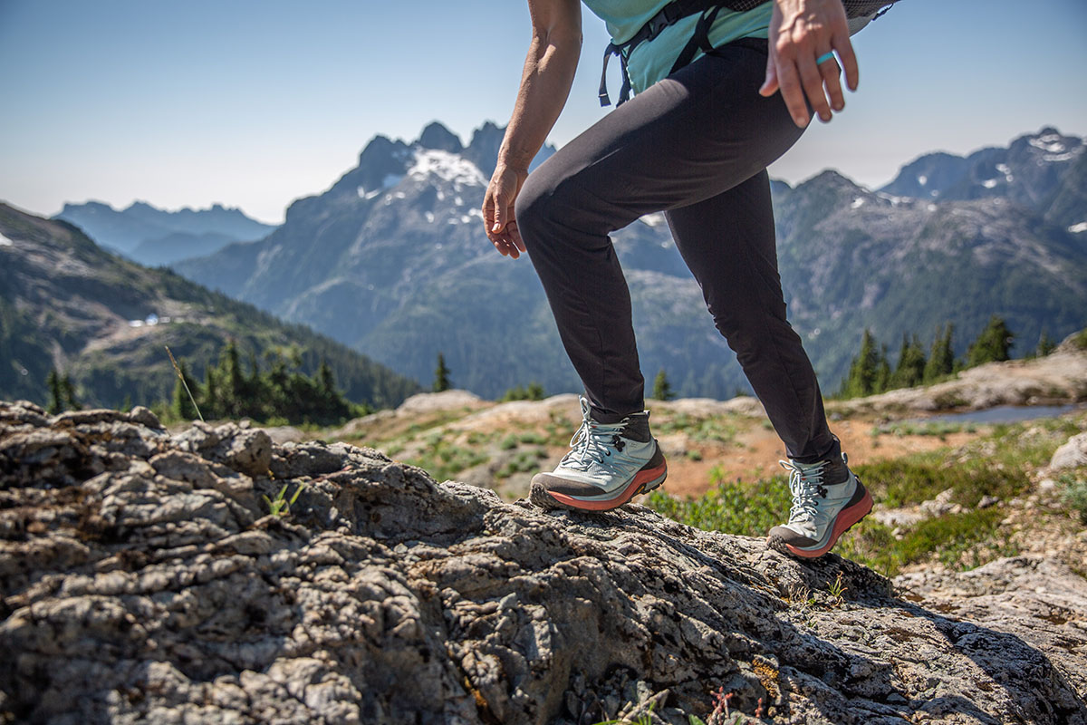 Topo Athletic Trailventure 2 hiking boots (hiking on rocks)