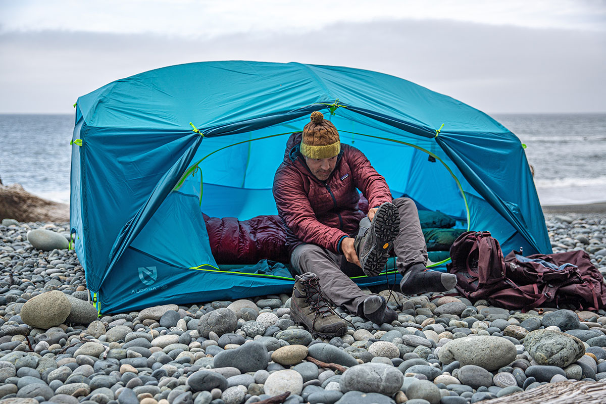 La Sportiva Nucleo High II GTX (putting boots on in tent)