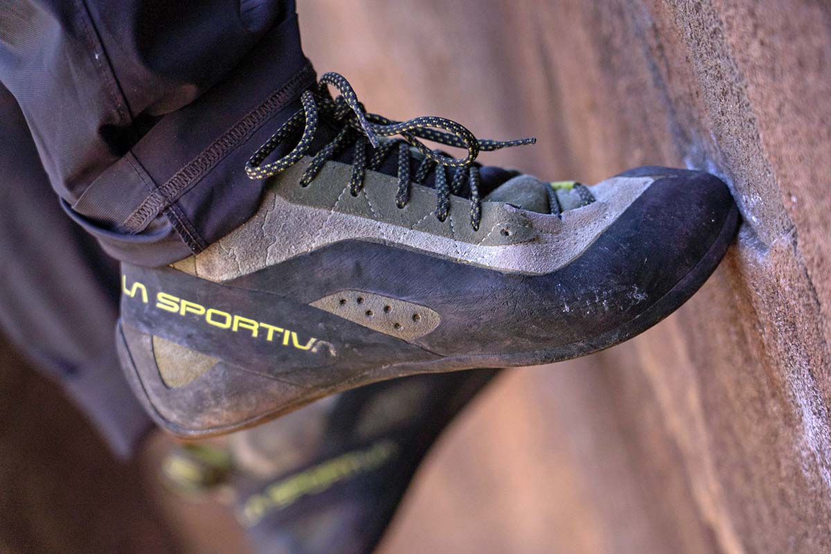 La Sportiva TC Pro climbing shoe (toeing in)