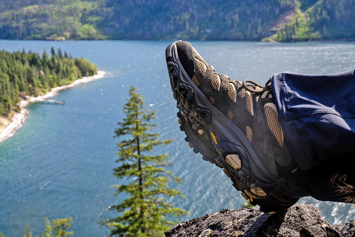 Merrell Moab 3 Mid Hiking Boot (Lake Chelan overlook)