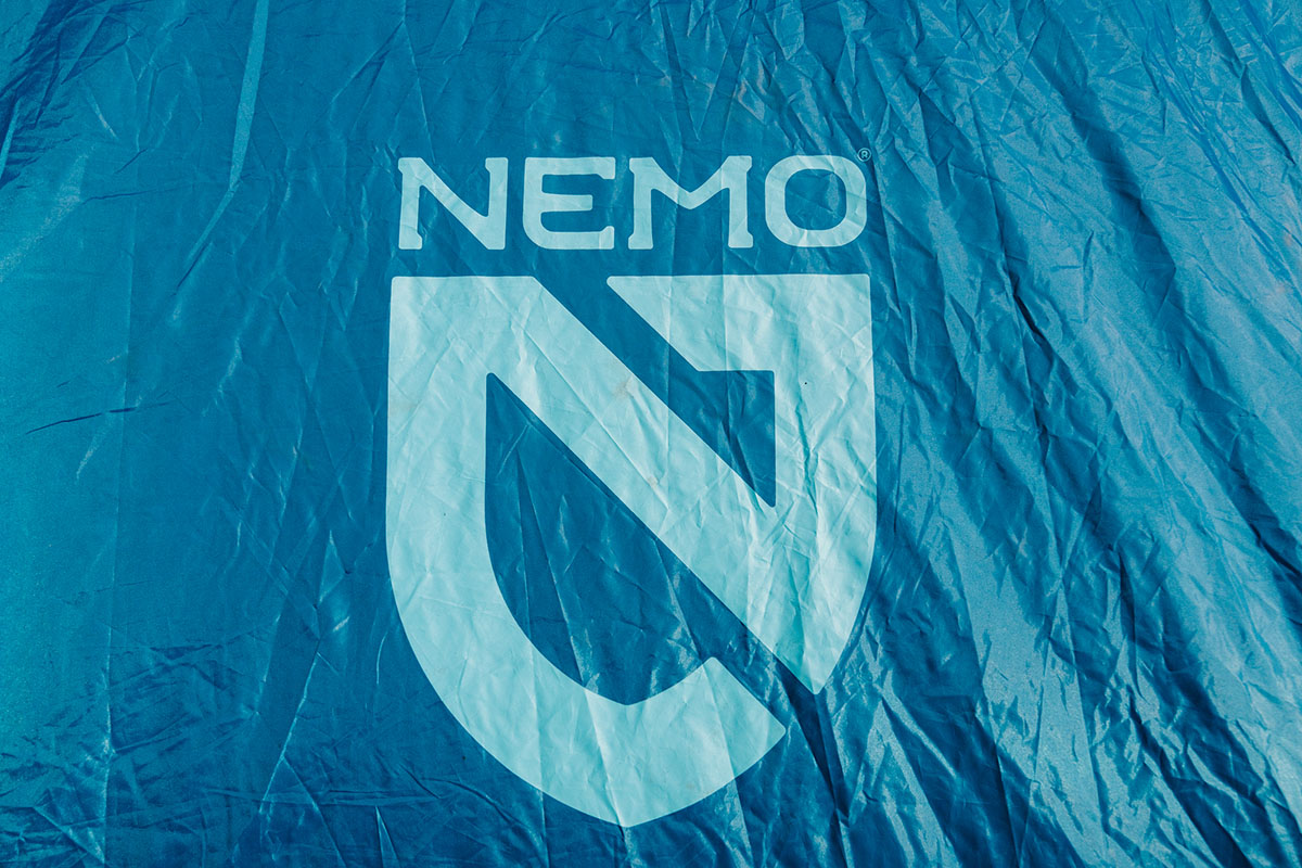 Nemo Aurora Highrise 6P (logo closeup)