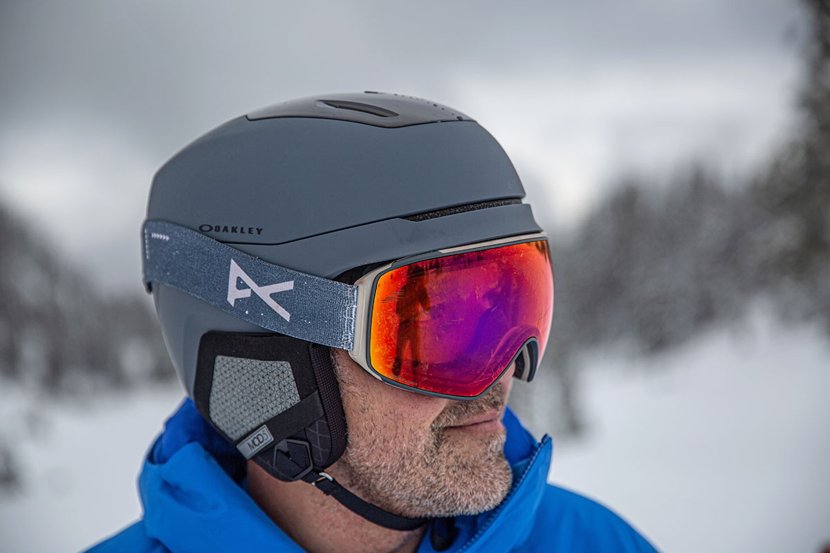Oakley Mod5 MIPS ski helmet (from side)