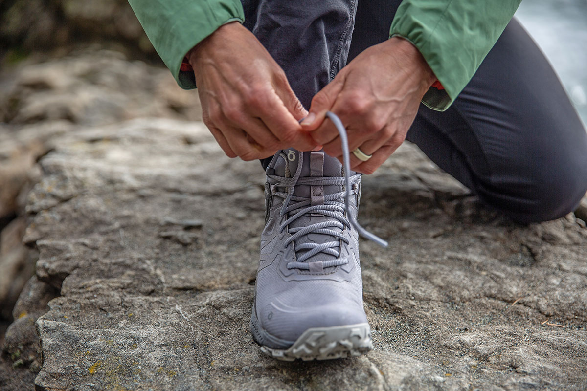 Oboz Katabatic Mid Waterproof hiking boot (lacing up)