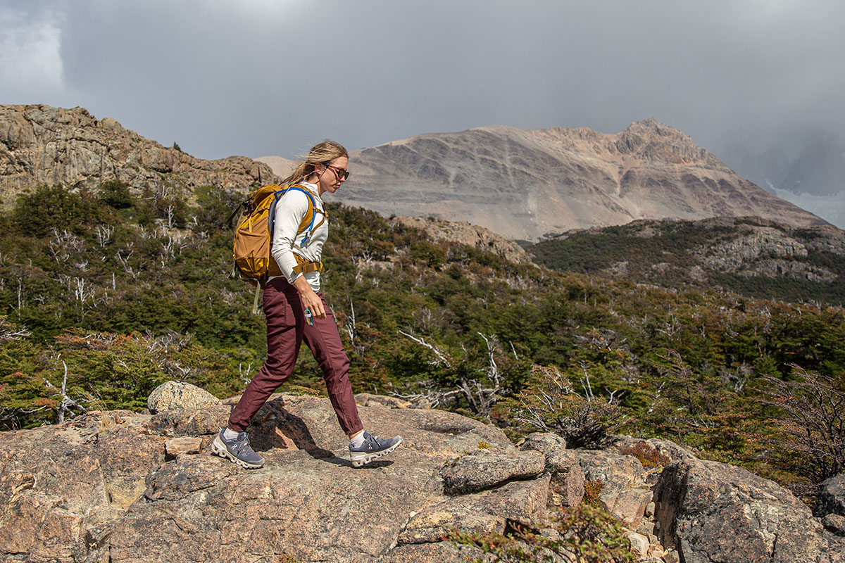 On Cloudwander Waterproof hiking shoes (walking on rock)