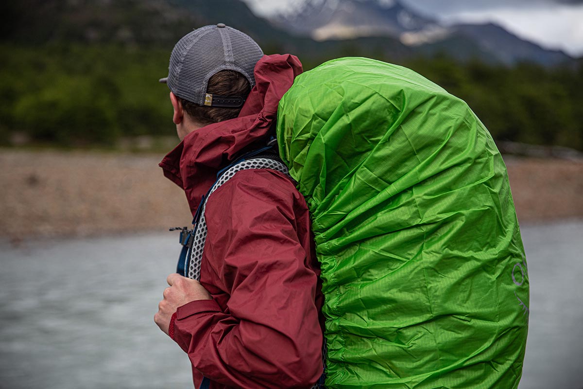 Osprey Atmos AG LT 65 backpack (rain cover)