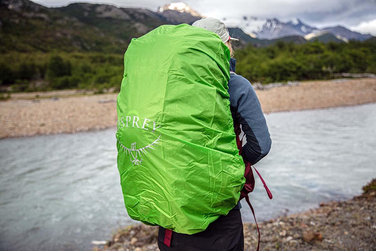 Included raincover (Osprey Aura AG LT 65 women's backpacking pack)