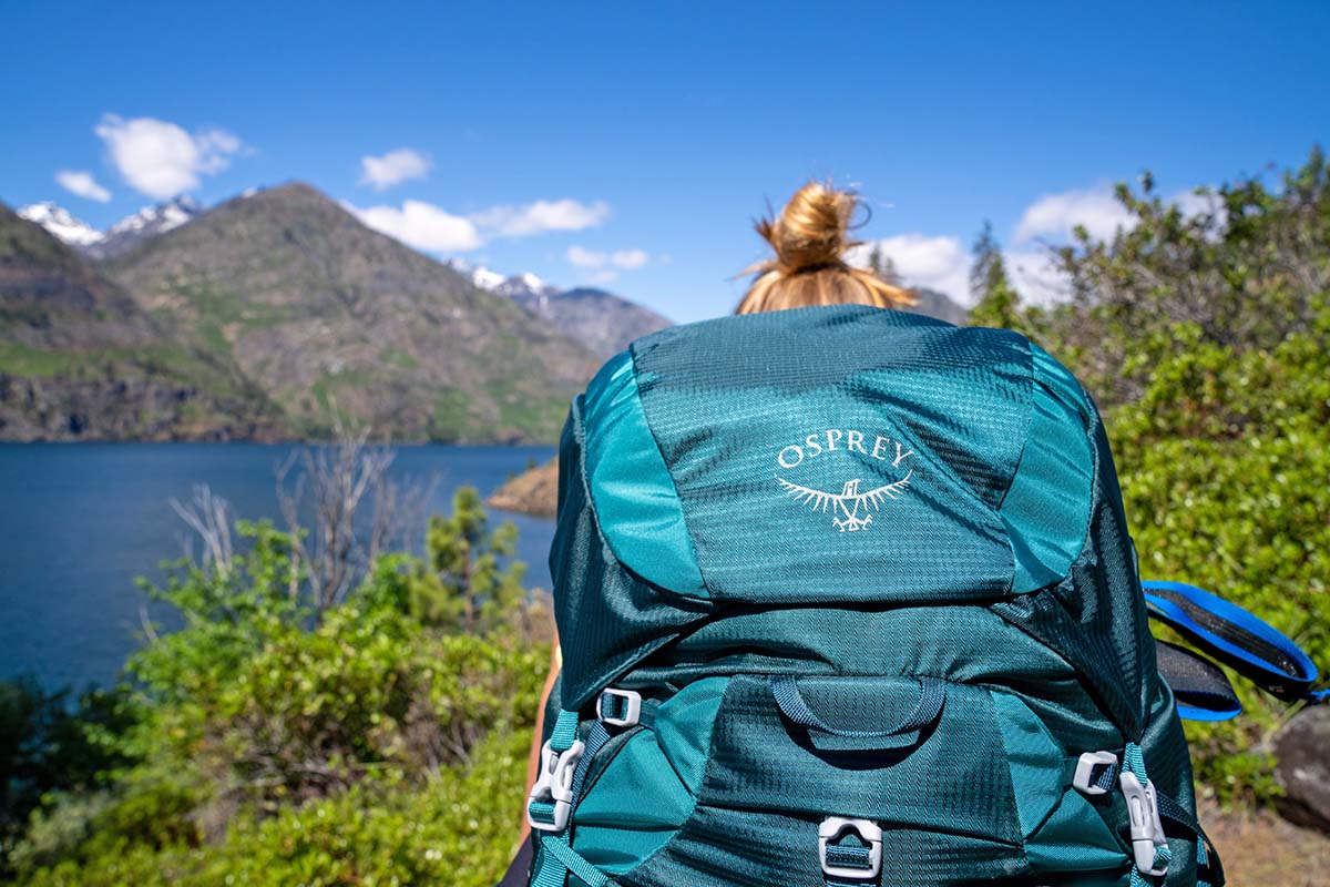 Osprey Eja 58 backpack logo