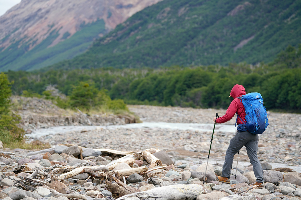 Outdoor Research Refuge Hooded synthetic jacket (backpacking in river valley 2)