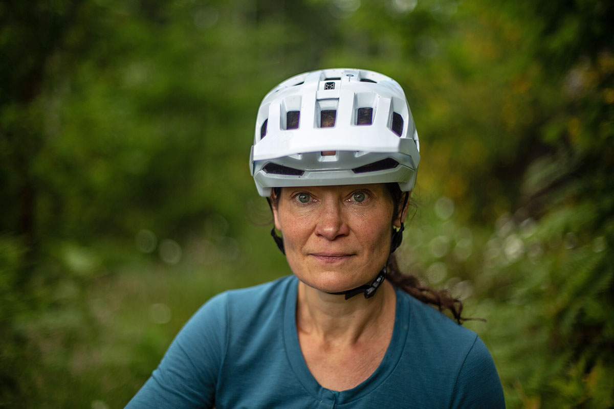 POC Kortal Race MIPS mountain bike helmet (closeup)