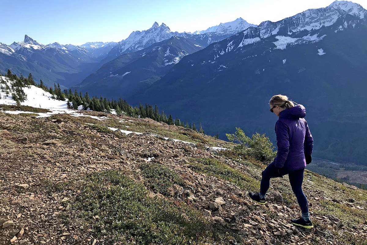 Walking along a windy ridgeline (Patagonia DAS Light Hoody)