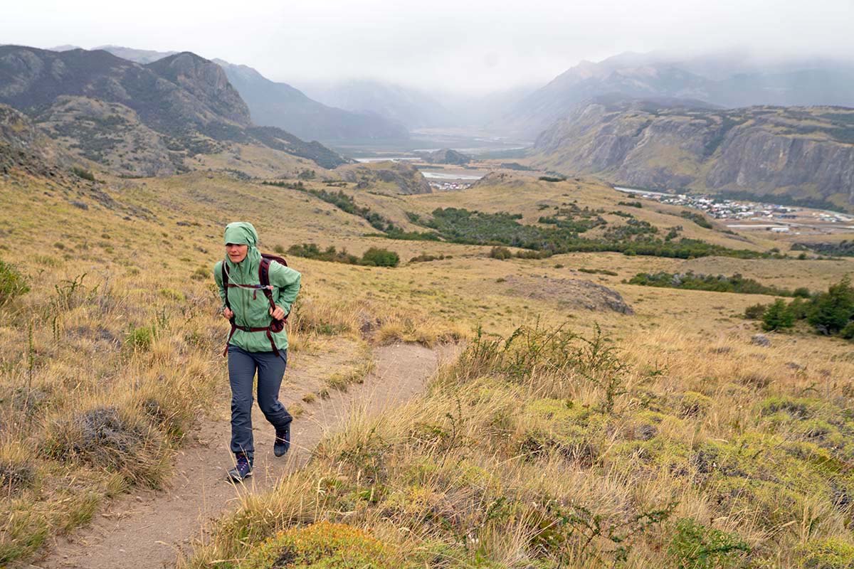 Hiking in the rain (Patagonia Granite Crest rain jacket)