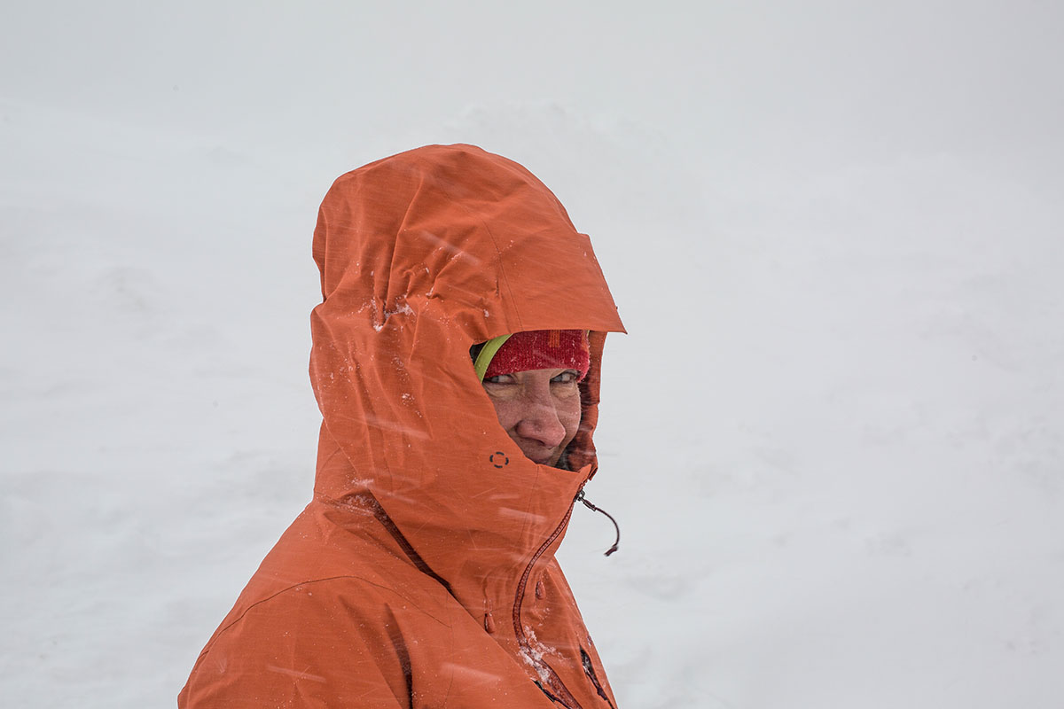 Patagonia PowSlayer ski jacket (whiteout with hood on)
