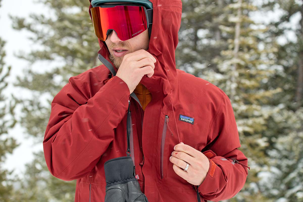Patagonia Primo Puff Ski Snowboard Jacket (front hood adjustment)