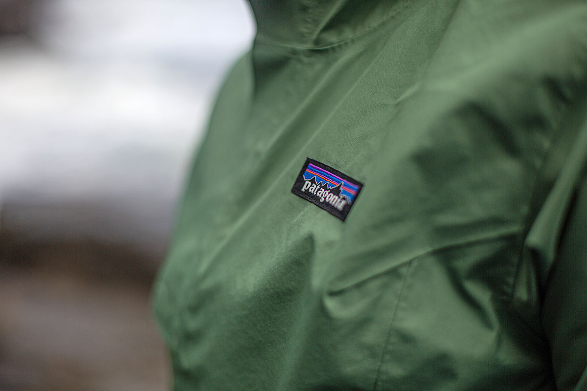 Patagonia Slate Sky Jacket (logo closeup)