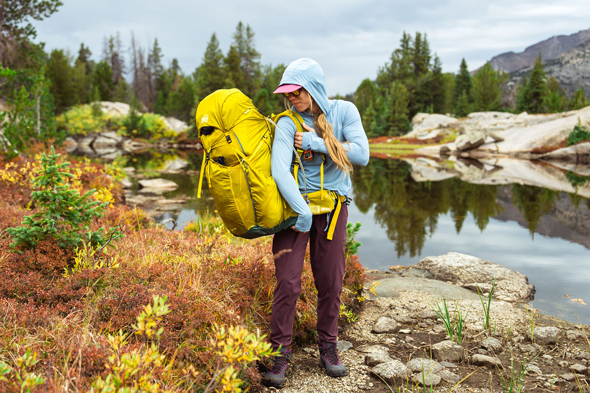 REI Co-op Flash 55 pack (taking pack off)