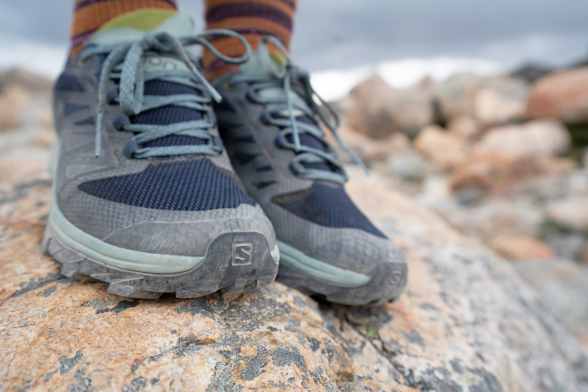 Salomon OUTline GTX (close up of outsole and midsole from the front)