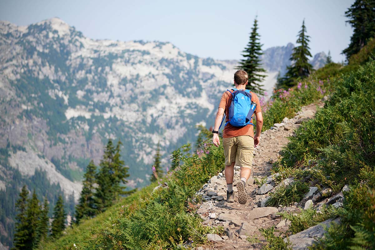 Salomon OUTline (mountain trail)