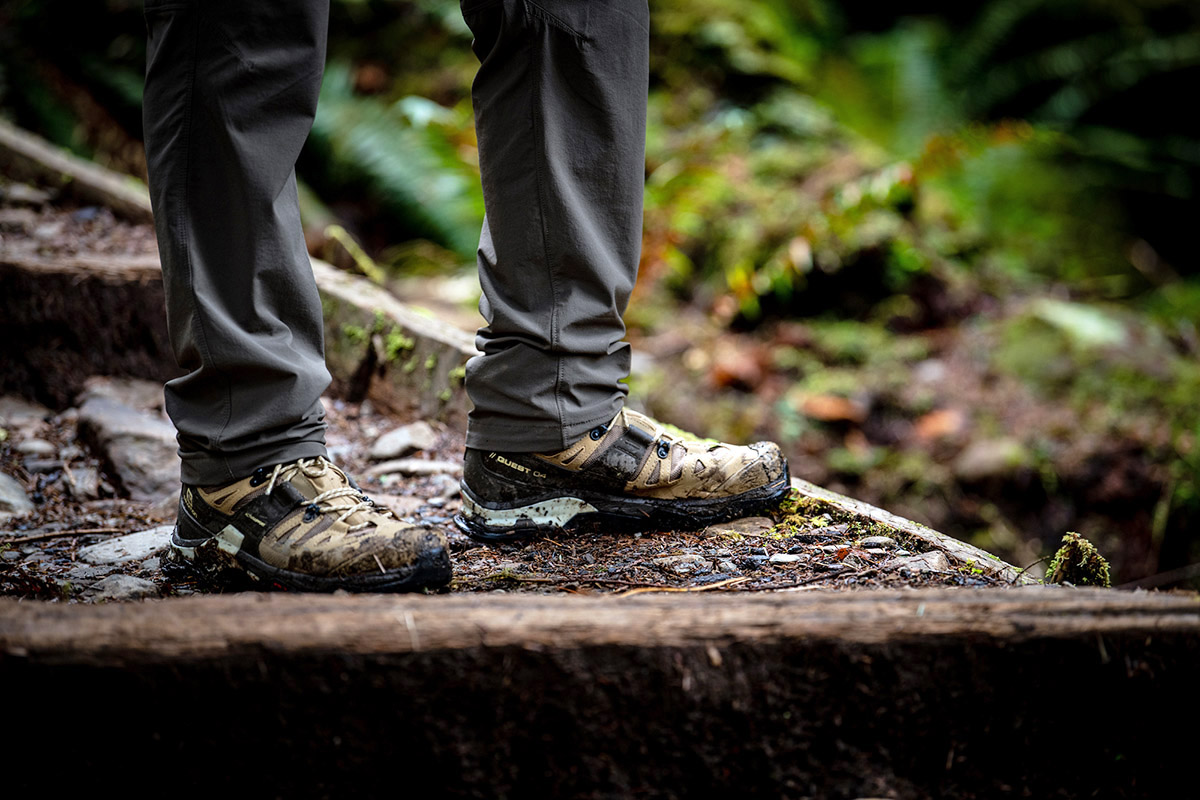 skærm Prøve patrulje Salomon Quest 4 GTX Hiking Boot Review | Switchback Travel