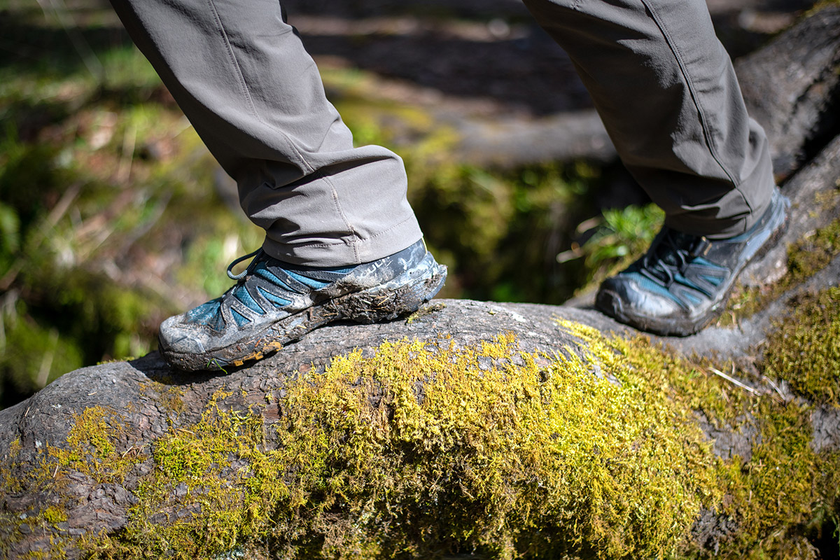 Salomon X Ultra 4 Mid hiking boot (hiking over wet rock)