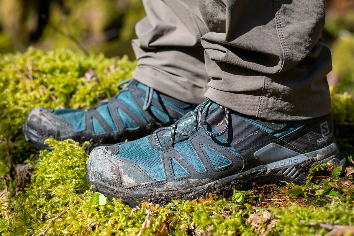 Salomon X Ultra 4 Mid hiking boot (side view)