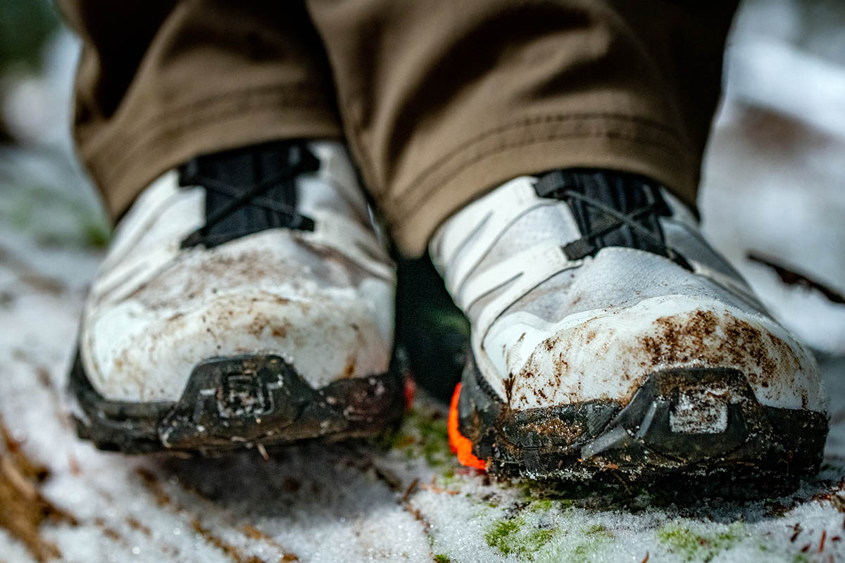 Salomon X Ultra 4 GTX hiking shoe (front of shoes)