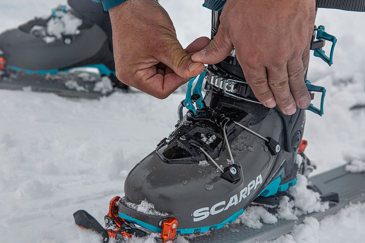 Scarpa Maestrale XT ski boot (buckle closeup)