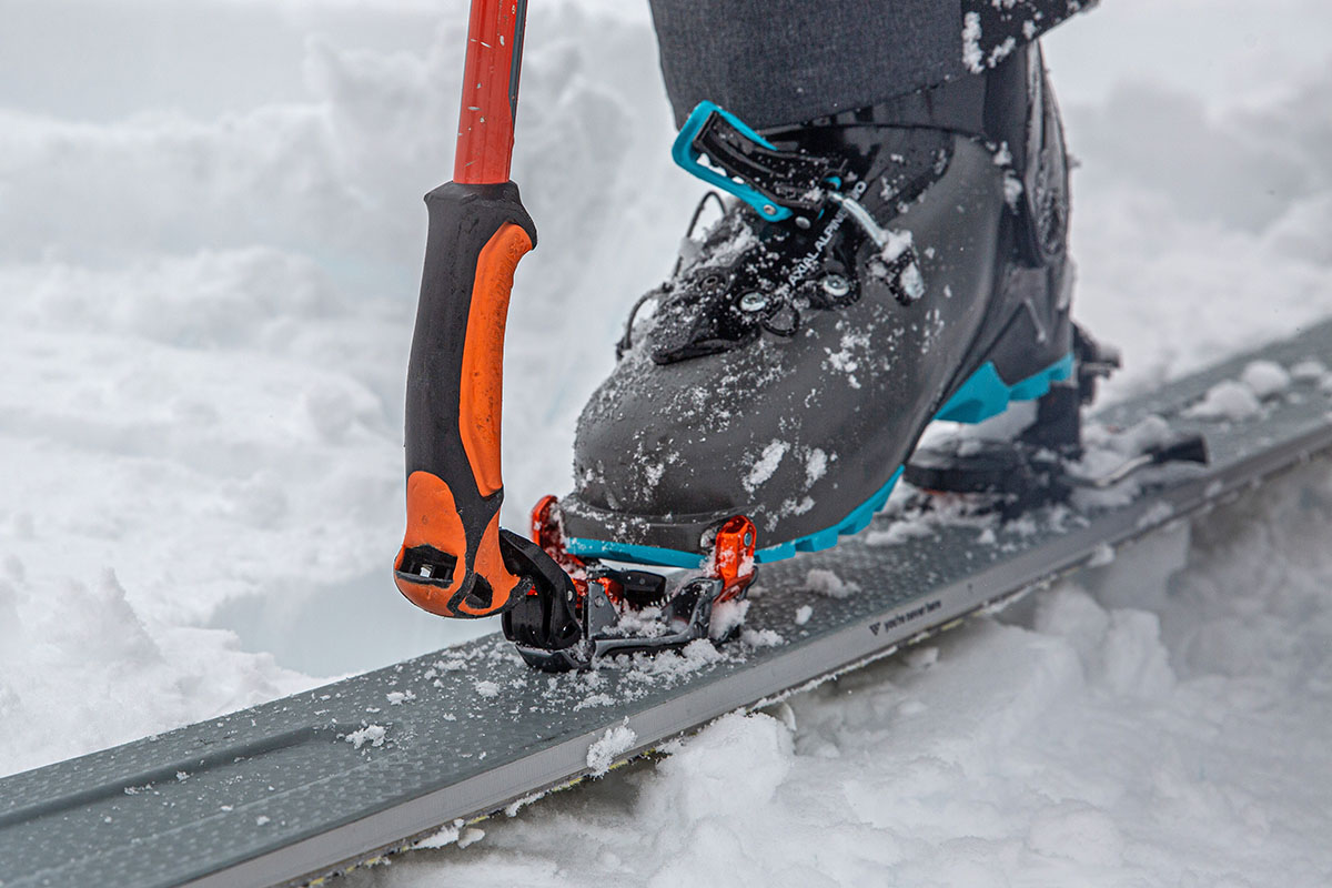 Scarpa Maestrale XT ski boot (locking boots into bindings)