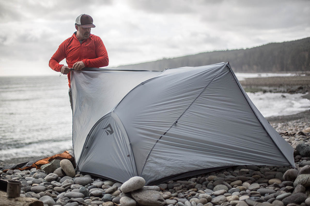 Sea to Summit Alto TR2 backpacking tent (pitching tent 2)